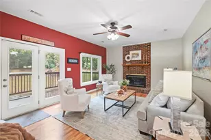 9114 Cameron Wood Dr, Charlotte, NC 28210 - Photo 10