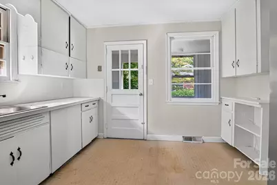 3353 Eastwood Drive, Charlotte, NC 28205 - Photo 10
