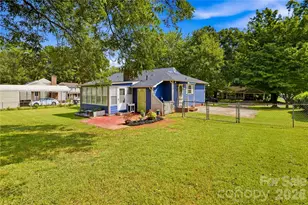 2118 Lampglow Ct, Gastonia, NC 28056 - Photo 2