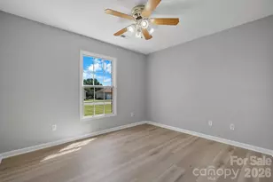 1420 Farmington Hills Dr, Conover, NC 28613 - Photo 16