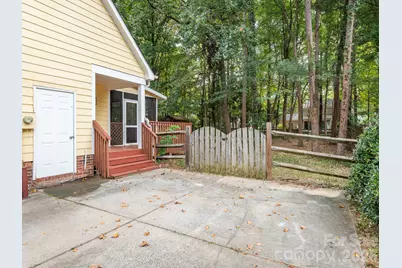 2612 Heathershire Lane, Matthews, NC 28105 - Photo 4