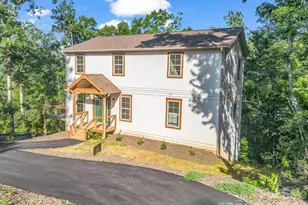 136 Pierpoint Dr, Lake Lure, NC 28746 - Photo 4