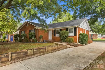 4700 Woodway Place, Charlotte, NC 28208 - Photo 2