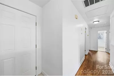4700 Woodway Place, Charlotte, NC 28208 - Photo 4