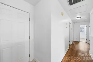 4700 Woodway Pl, Charlotte, NC 28208 - Photo 4
