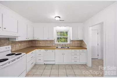 4700 Woodway Place, Charlotte, NC 28208 - Photo 8