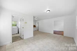 4700 Woodway Pl, Charlotte, NC 28208 - Photo 6