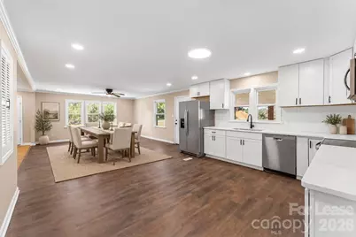 3531 Wandering Lane NE, Hickory, NC 28601 - Photo 2