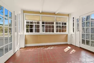 501 Hermitage Ct, Charlotte, NC 28207 - Photo 8