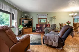 101 Guffey Mountain Rd, Fairview, NC 28730 - Photo 10