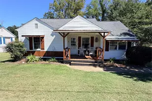 321 21st St SW, Hickory, NC 28602 - Photo 2