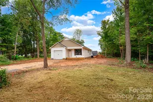 104 Roseman Ln, Statesville, NC 28625 - Photo 2