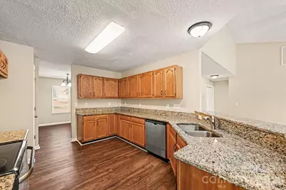 7117 Daerwood Place, Charlotte, NC 28215 - Photo 8