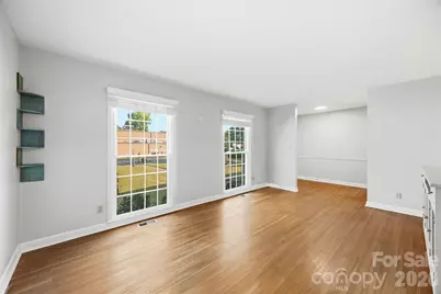 9100 Sandburg Avenue, Charlotte, NC 28213 - Photo 6