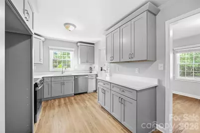 9100 Sandburg Avenue, Charlotte, NC 28213 - Photo 10
