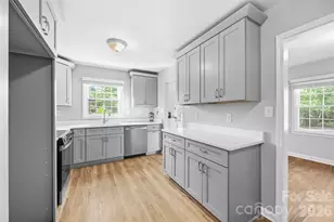 9100 Sandburg Ave, Charlotte, NC 28213 - Photo 10