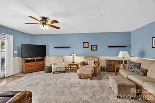 201 Cedarcrest Dr, Mooresville, NC 28115 - Photo 2