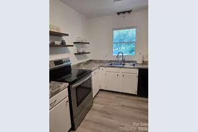 1190 Landsdowne Drive, Conover, NC 28613 - Photo 8
