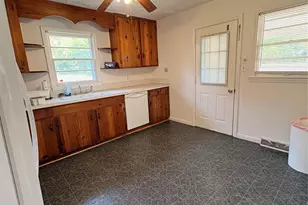 204 W Nims Ave, Mount Holly, NC 28120 - Photo 4