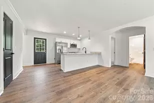 5110 Hanging Rock Ct, Hickory, NC 28601 - Photo 8