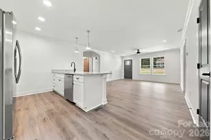 5110 Hanging Rock Ct, Hickory, NC 28601 - Photo 10