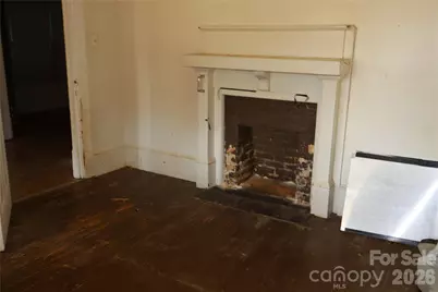 736 2nd Avenue SW, Hickory, NC 28602 - Photo 4