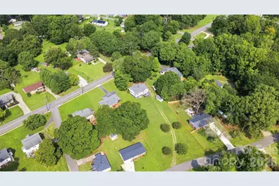 000 Woodhaven Drive, Mount Holly, NC 28120 - Photo 2