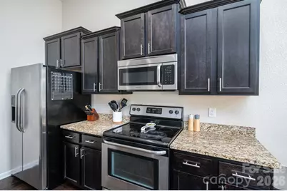 9012 Avery Meadows Drive, Charlotte, NC 28216 - Photo 10