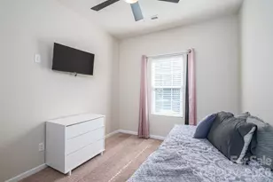 9012 Avery Meadows Dr, Charlotte, NC 28216 - Photo 18