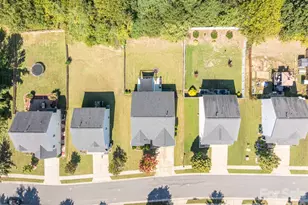 9012 Avery Meadows Dr, Charlotte, NC 28216 - Photo 30