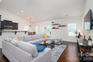 9012 Avery Meadows Dr, Charlotte, NC 28216 - Photo 8