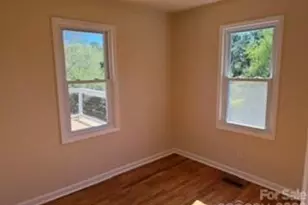 1110 N Ridge Rd, Hendersonville, NC 28792 - Photo 6