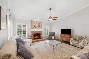 4701 Dawnridge Dr, Charlotte, NC 28226 - Photo 2