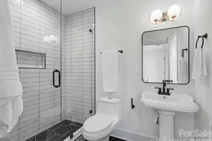 3139 Colyer Pl, Charlotte, NC 28205 - Photo 4