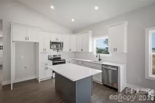 917 Overlook Dr SW, Lenoir, NC 28645 - Photo 4