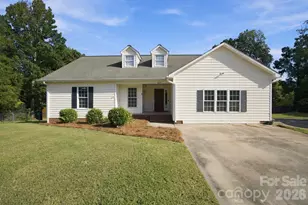 1829 Kenmore Dr, Statesville, NC 28625 - Photo 2