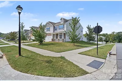 10631 Bradstreet Commons Way, Charlotte, NC 28215 - Photo 2