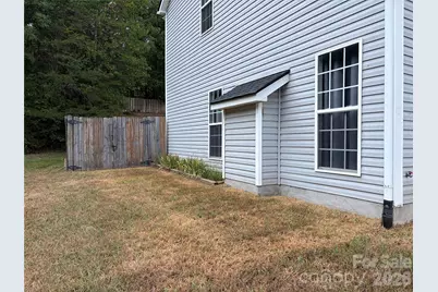 9541 Green Apple Drive, Charlotte, NC 28215 - Photo 2