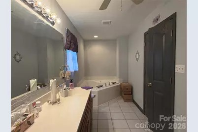 9541 Green Apple Drive, Charlotte, NC 28215 - Photo 16
