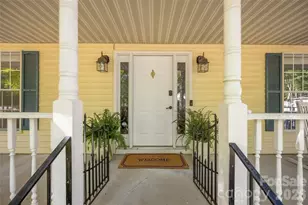 2620 Willowdale Ln, Matthews, NC 28105 - Photo 2