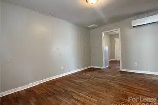 102 E Bradley St, Gastonia, NC 28052 - Photo 4
