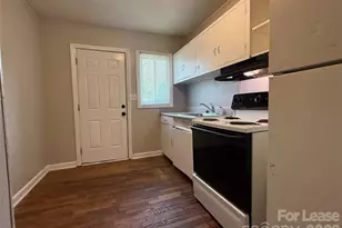102 E Bradley St, Gastonia, NC 28052 - Photo 6