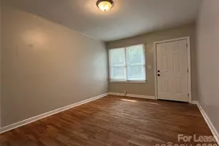 102 E Bradley St, Gastonia, NC 28052 - Photo 2