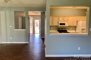 5307 Waverly Lynn Ln, Charlotte, NC 28269 - Photo 4