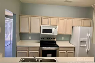 5307 Waverly Lynn Ln, Charlotte, NC 28269 - Photo 2