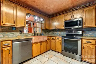 3110 9th Tee Dr, Newton, NC 28658 - Photo 10