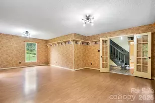 3110 9th Tee Dr, Newton, NC 28658 - Photo 4