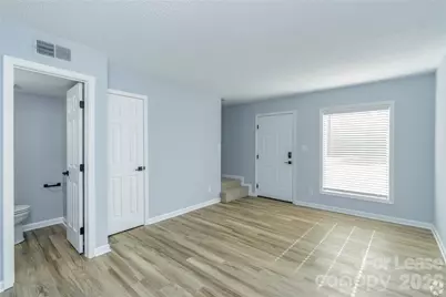 300 E Charlotte Avenue #5, Mount Holly, NC 28120 - Photo 4