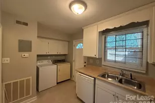 1613 N Sharon Amity Rd, Charlotte, NC 28205 - Photo 6
