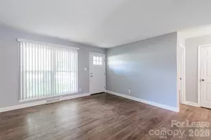 3331 Erskine Dr, Charlotte, NC 28205 - Photo 2